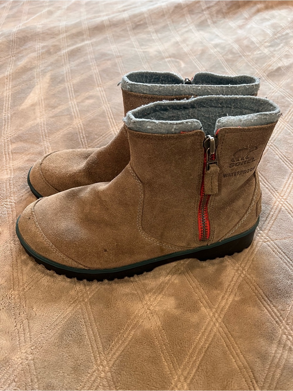 Sorel Women’s Brown Suede Zip Boot